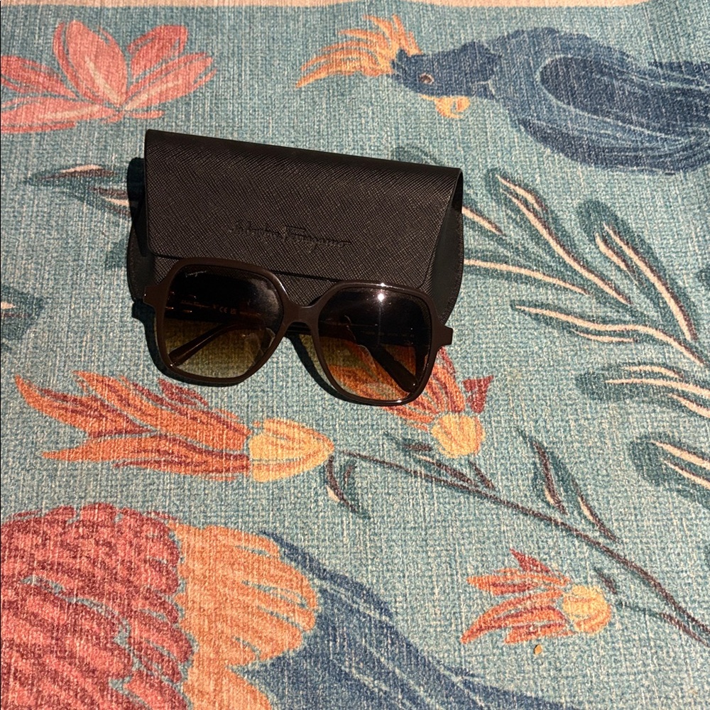 Salvatore Ferragamo Elegant  Sunglasses